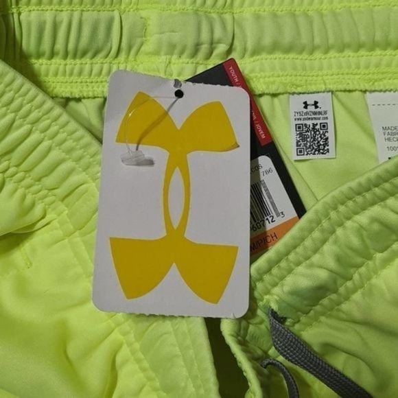 Under Armour Lime Athletic Kids Shorts New Small - Picture 3 of 5